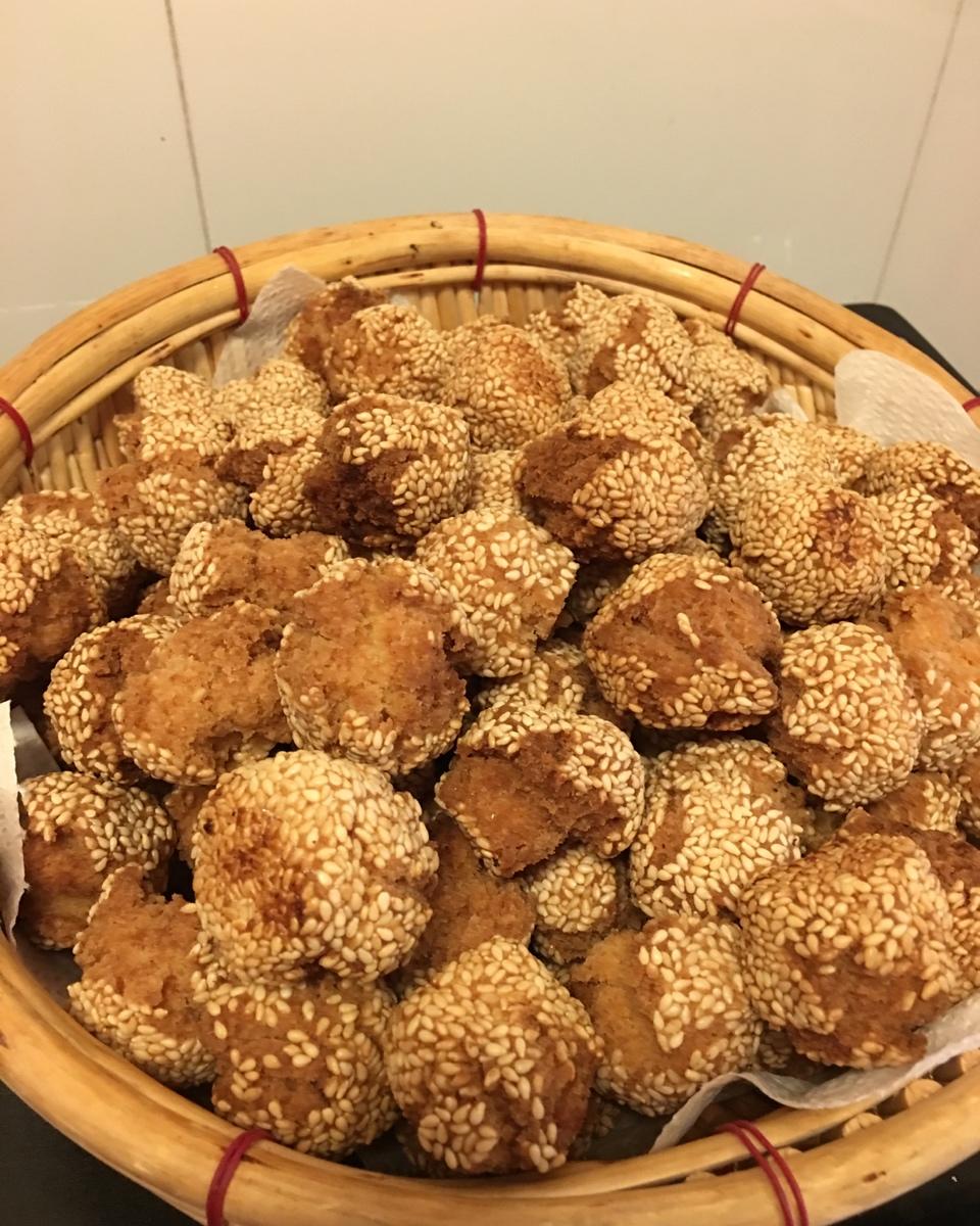 美味的传统小吃之_笑口枣（开口笑）