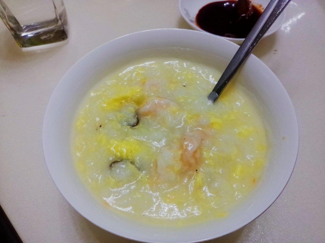 简易乱炖生滚粥(海鲜粥为例)