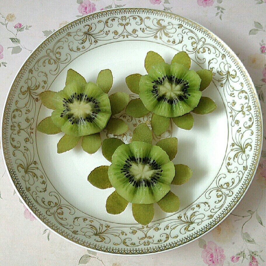 叶蝶做的猕猴桃莲花