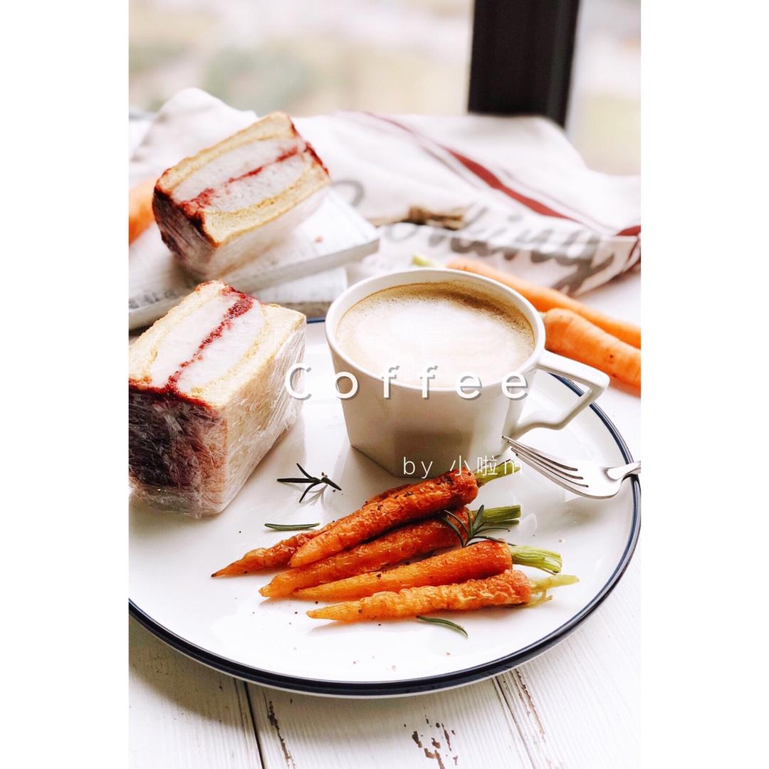 迷迭香烤有机胡萝卜