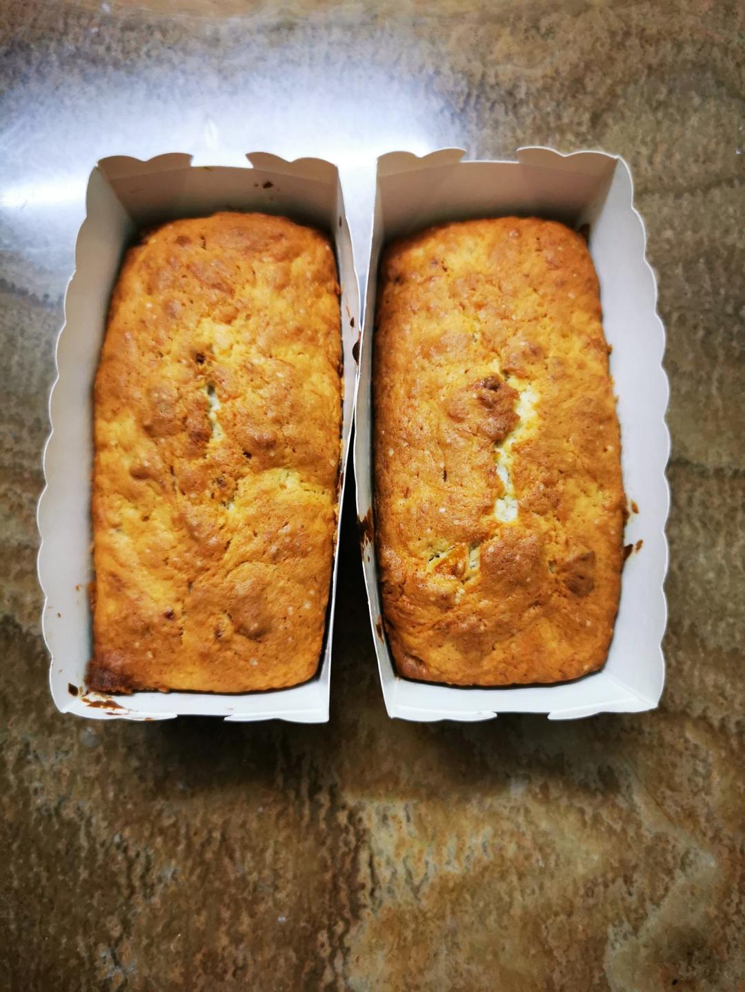 简简单单的香蕉核桃蛋糕（很香很香的咧）