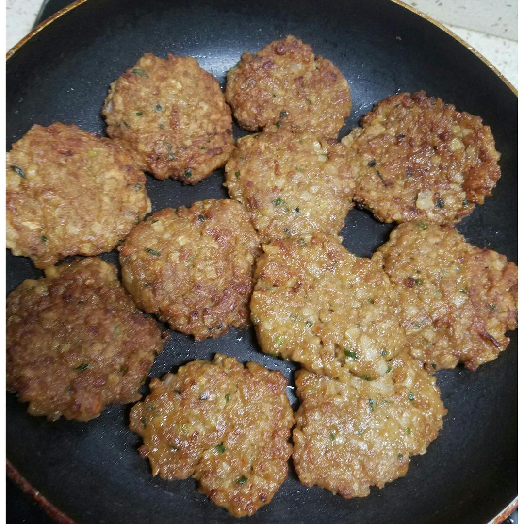 嘻咪做的香煎猪肉饼