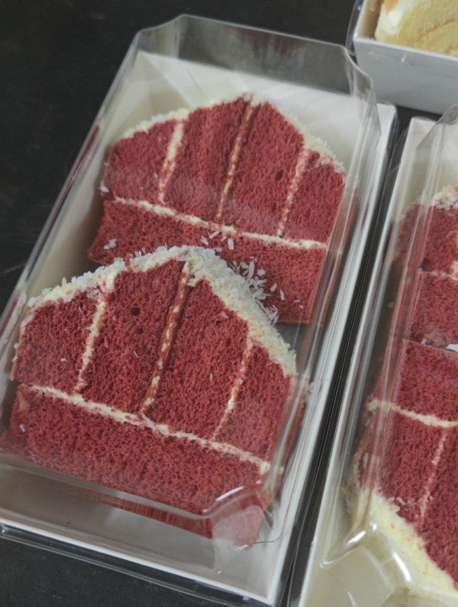 华丽变身的红丝绒蛋糕，浪漫与美味扑面而来。