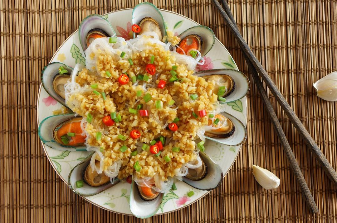 粉丝蒜蓉蒸青口螺