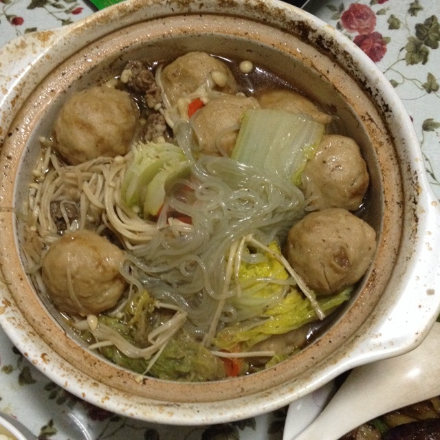 一品肥牛金针煲