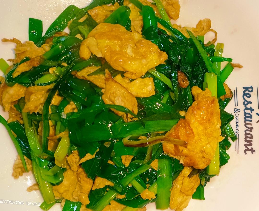 简易版韭菜炒鸡蛋（鸡蛋味道非常鲜嫩）