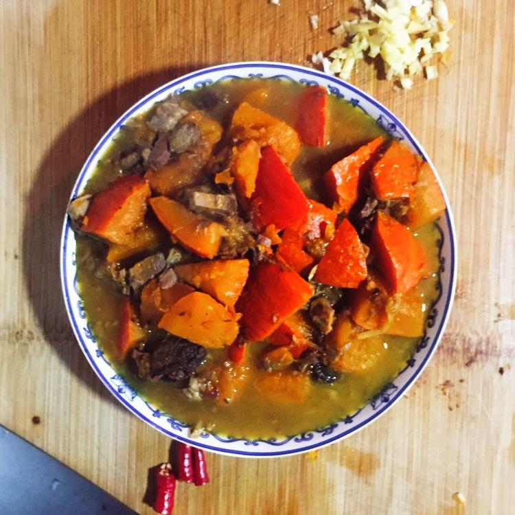 南瓜土豆炖五花肉