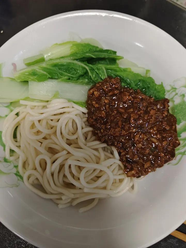 超简单超浓郁❗️爆好吃的自制炸酱面
