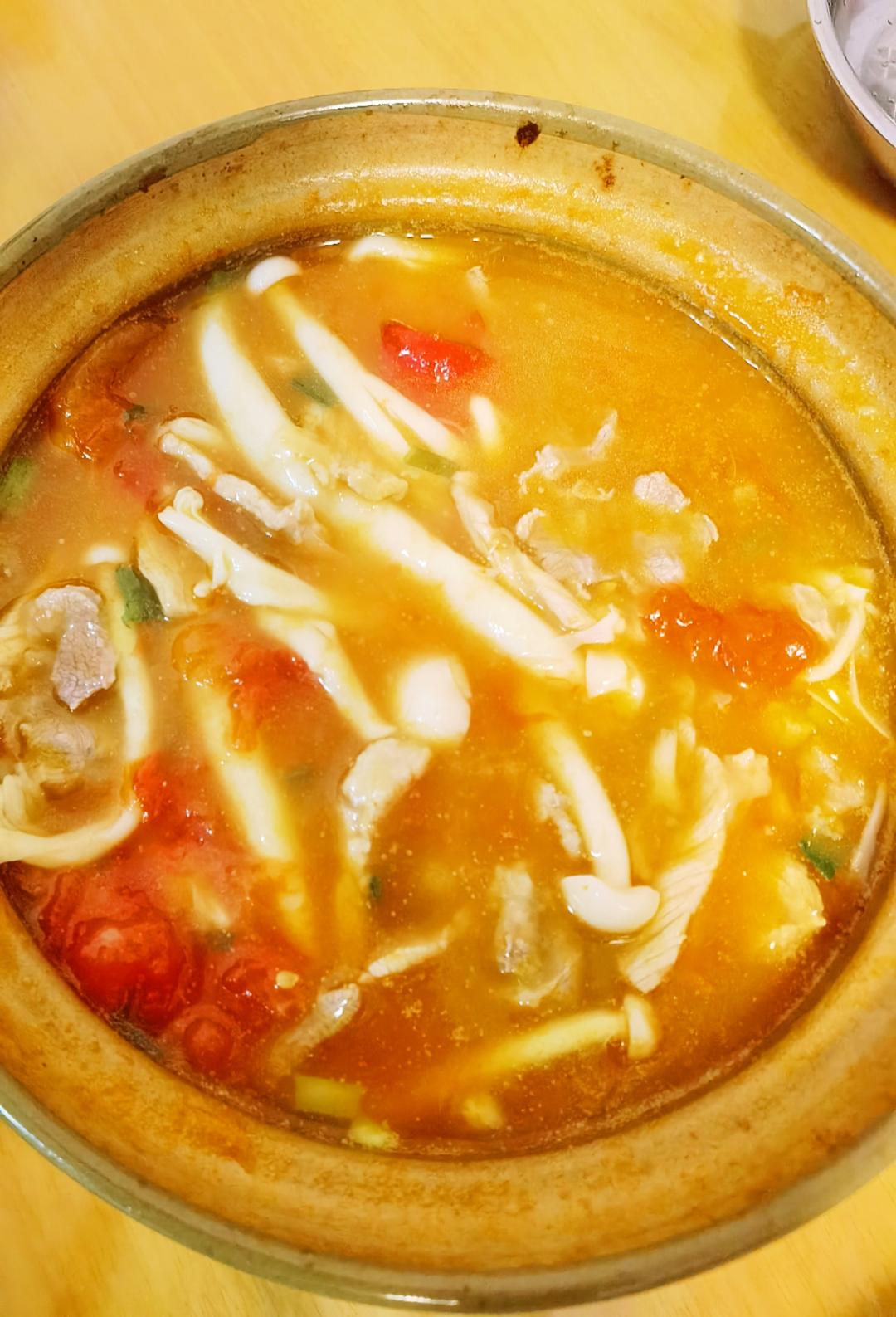 番茄滑肉煲｜酸爽开胃！肉片超级嫩滑
