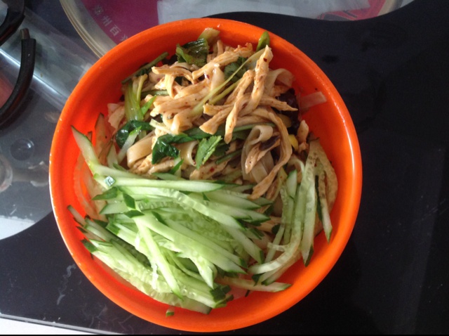 鸡丝凉面