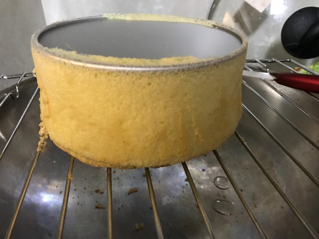 超简单完美戚风蛋糕（6寸2蛋）附打发、翻拌、脱模视频