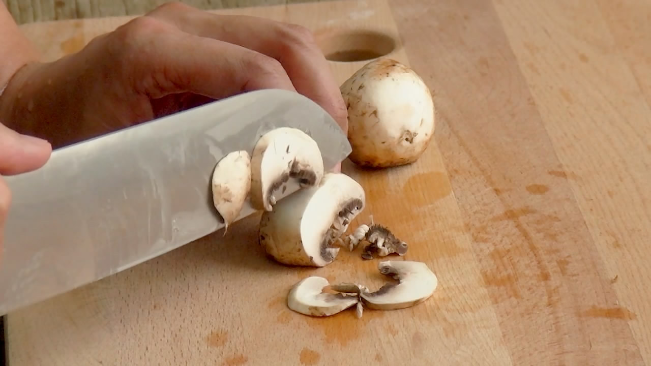 早餐：奶油蘑菇浓汤的做法 步骤2