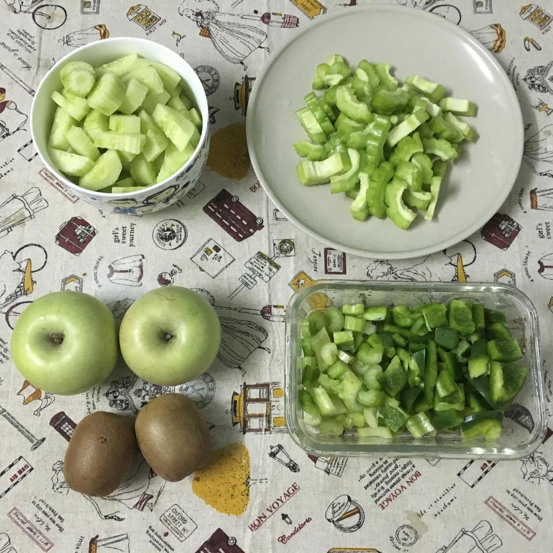 排毒养颜六青汁的做法