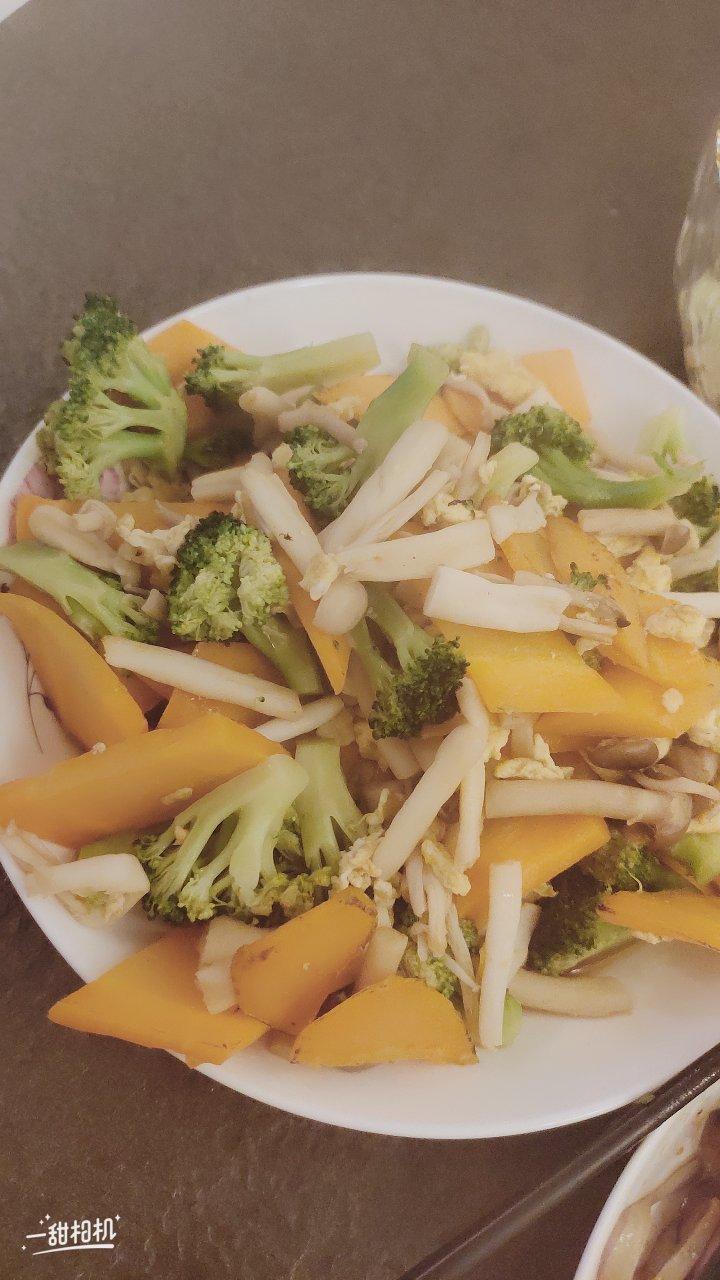 好吃好看‼️还刮油‼️的菌菇炒时蔬