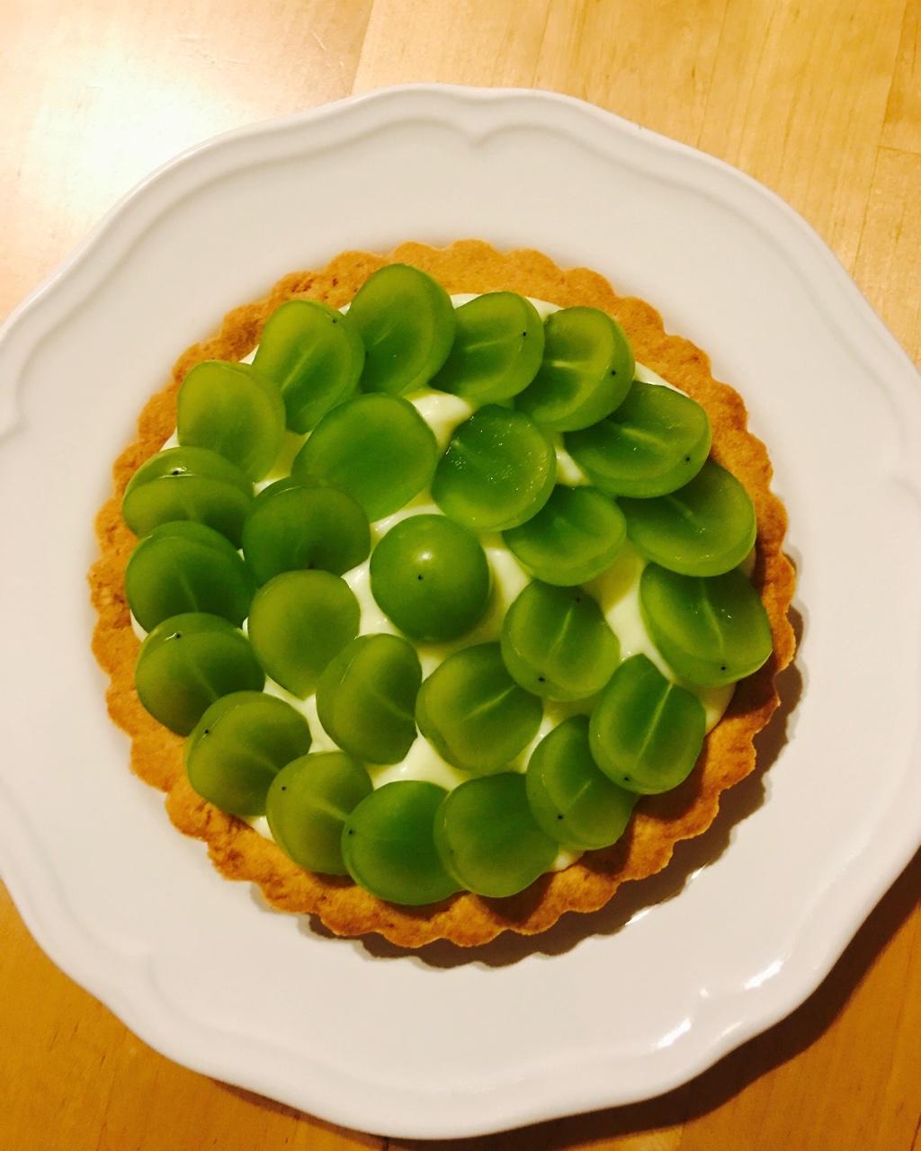 幻爱草莓做的葡萄塔