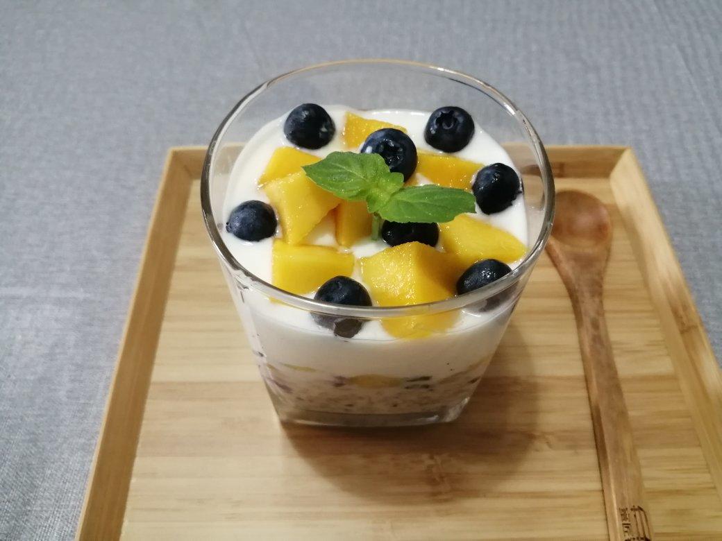 隔夜美食也健康---低脂燕麦奇亚籽杯