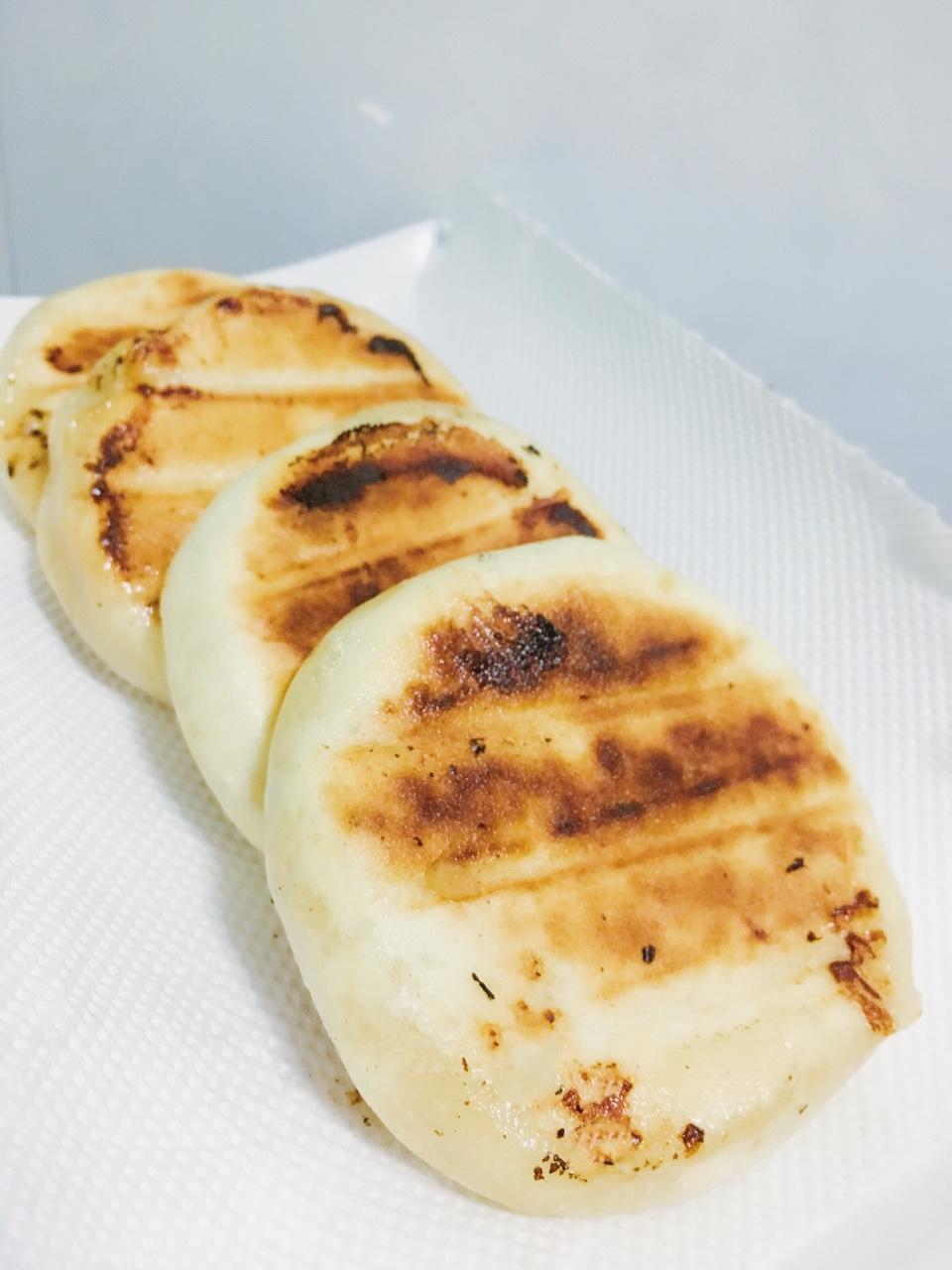 早餐来一份简单美味的猪肉洋葱馅饼