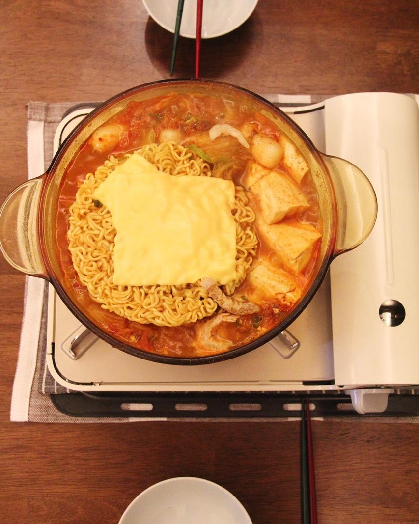 韩式部队锅 Korean Hot Pot (Budae-jjigae)