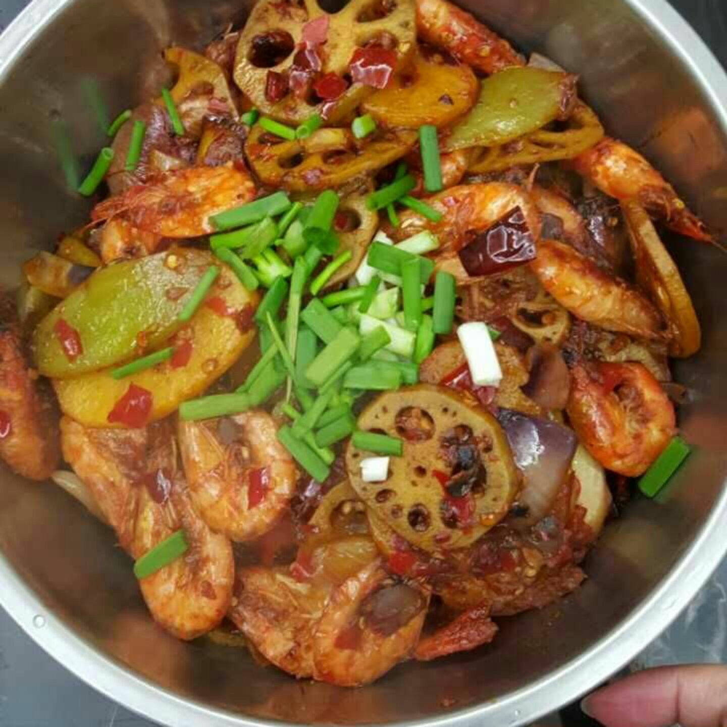 能瞬间引爆味蕾的【香辣干锅虾】