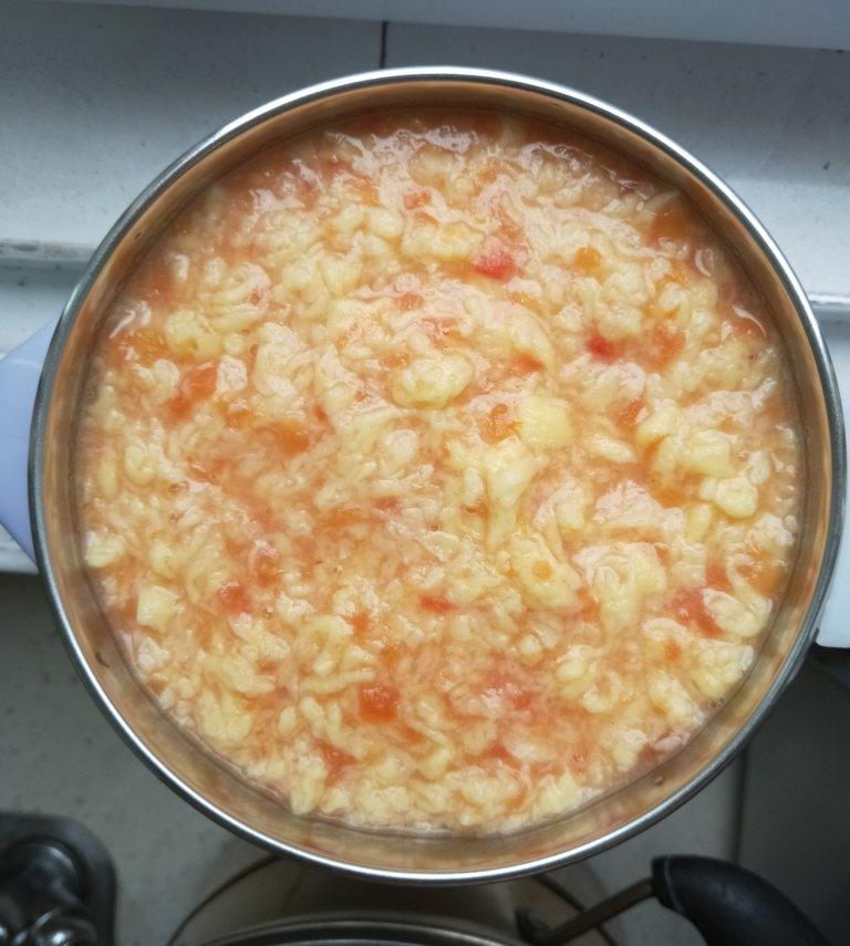 omg小野儿做的八个月宝宝辅食西红柿鸡蛋面疙瘩