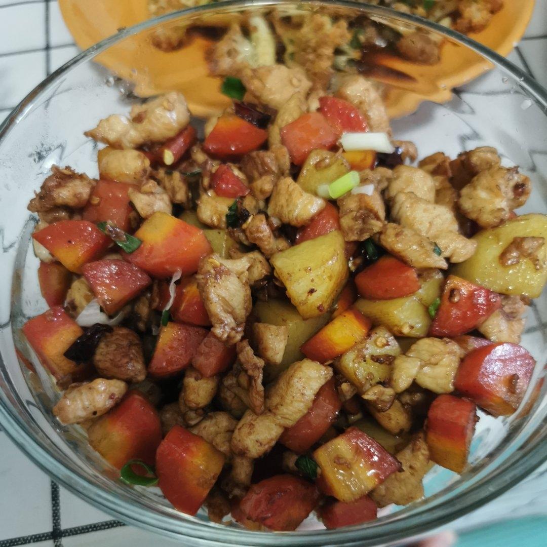 鸡胸肉焖土豆