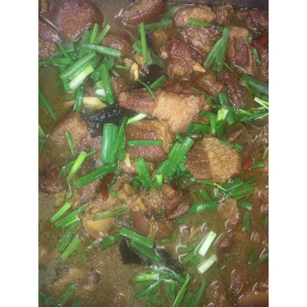 美味的家常菜：红烧猪蹄