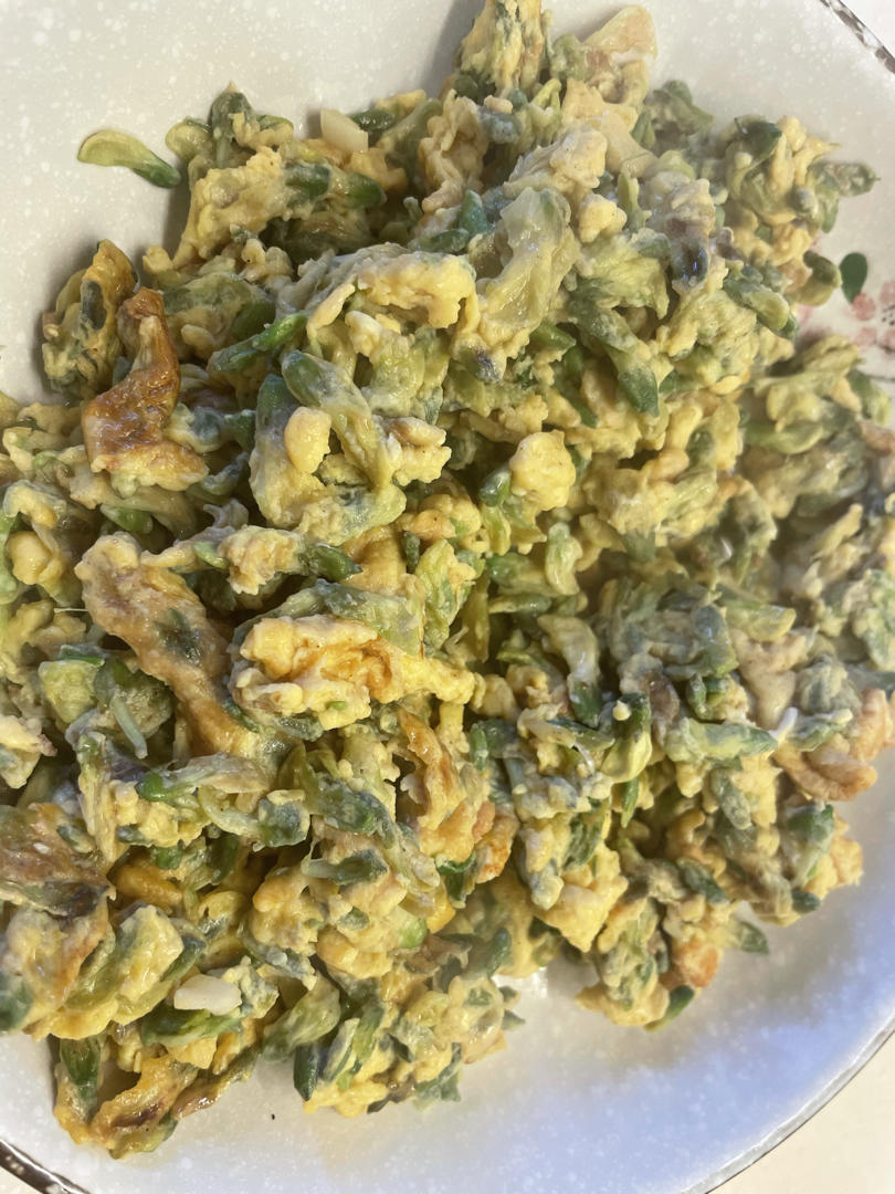 槐花炒鸡蛋