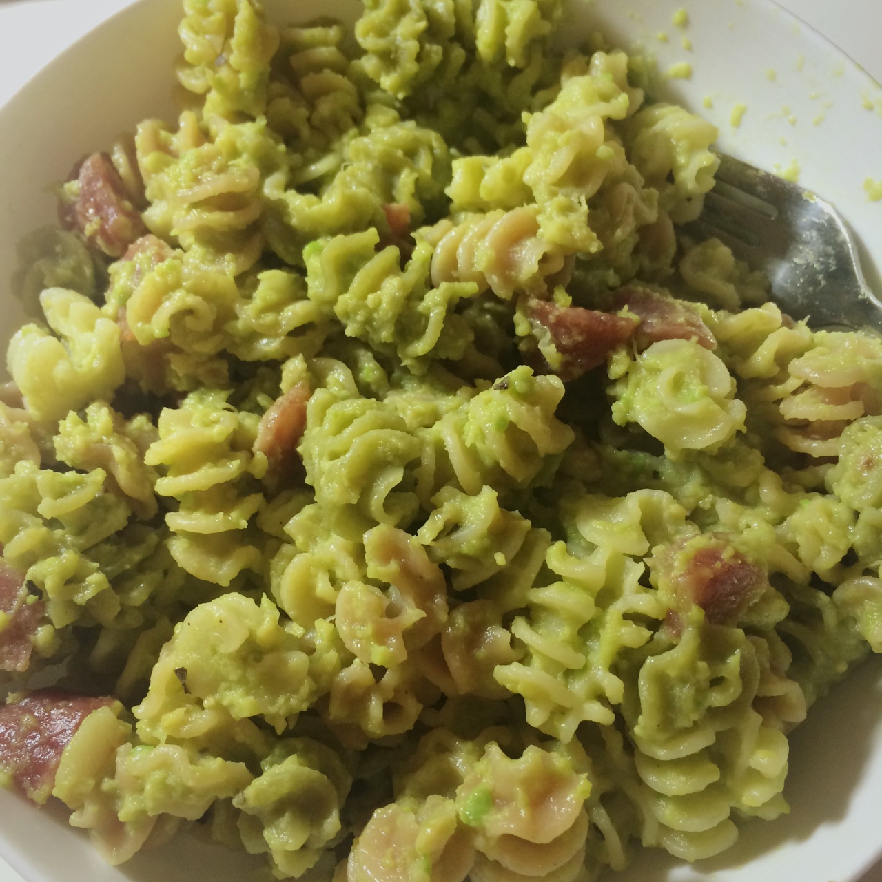 小清新牛油果火腿意面