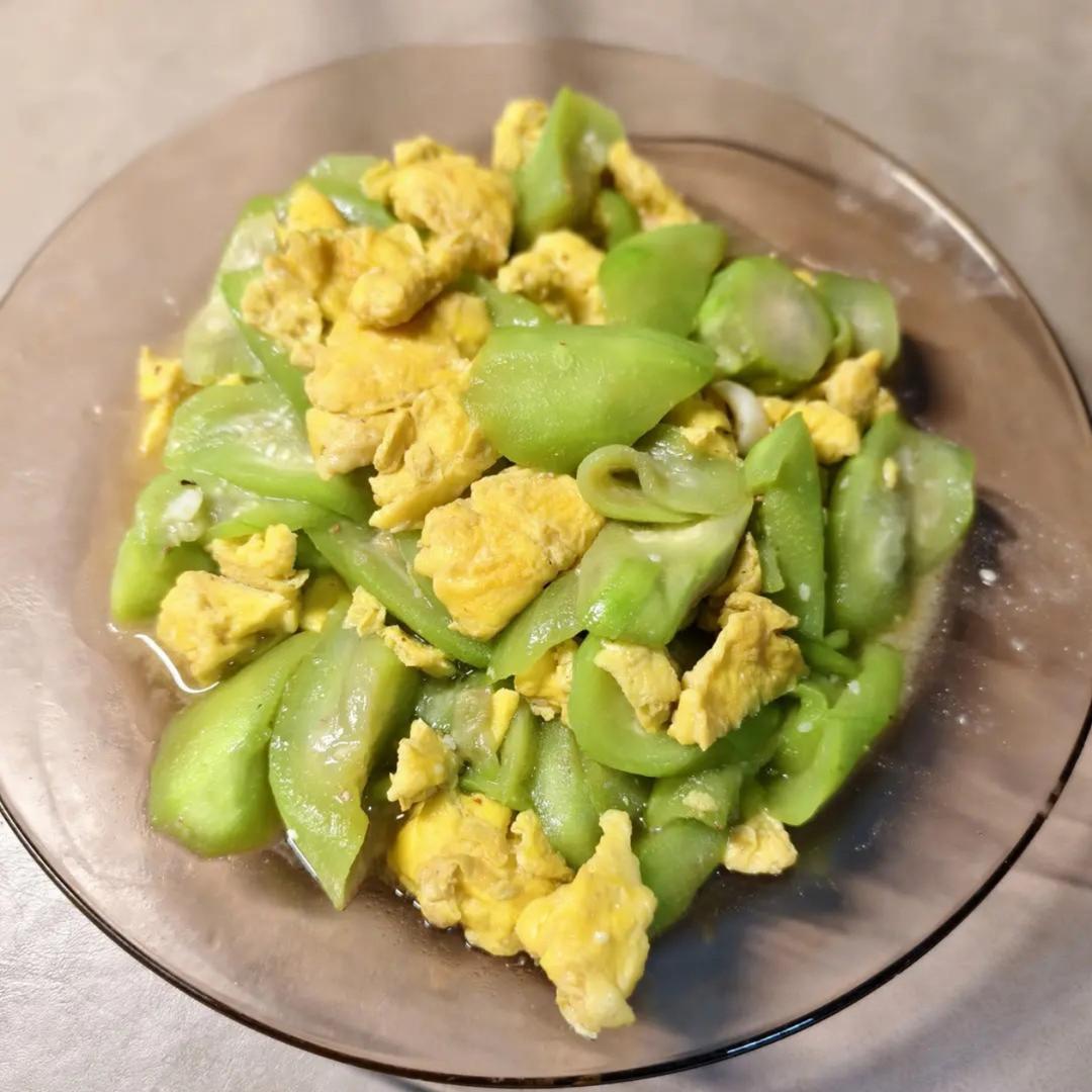 鲜香美味！好吃到舔盘的丝瓜炒鸡蛋