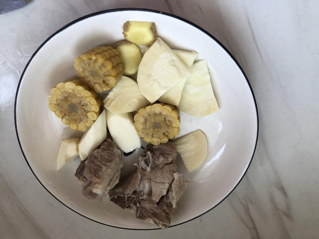 清蒸黄花鱼+蒸米饭+灵芝玉米鸡肉炖盅【12月北鼎蒸炖锅食谱】