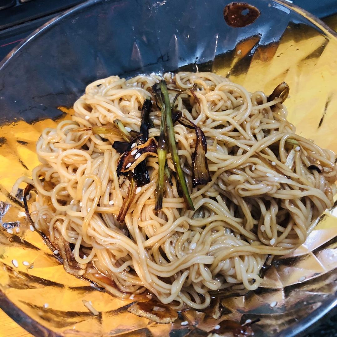 教你做香到舔盘子的灵魂葱油拌面🍜