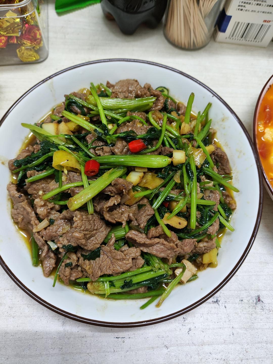小炒黄牛肉，肉嫩味香！太好吃了简直是米饭杀手！