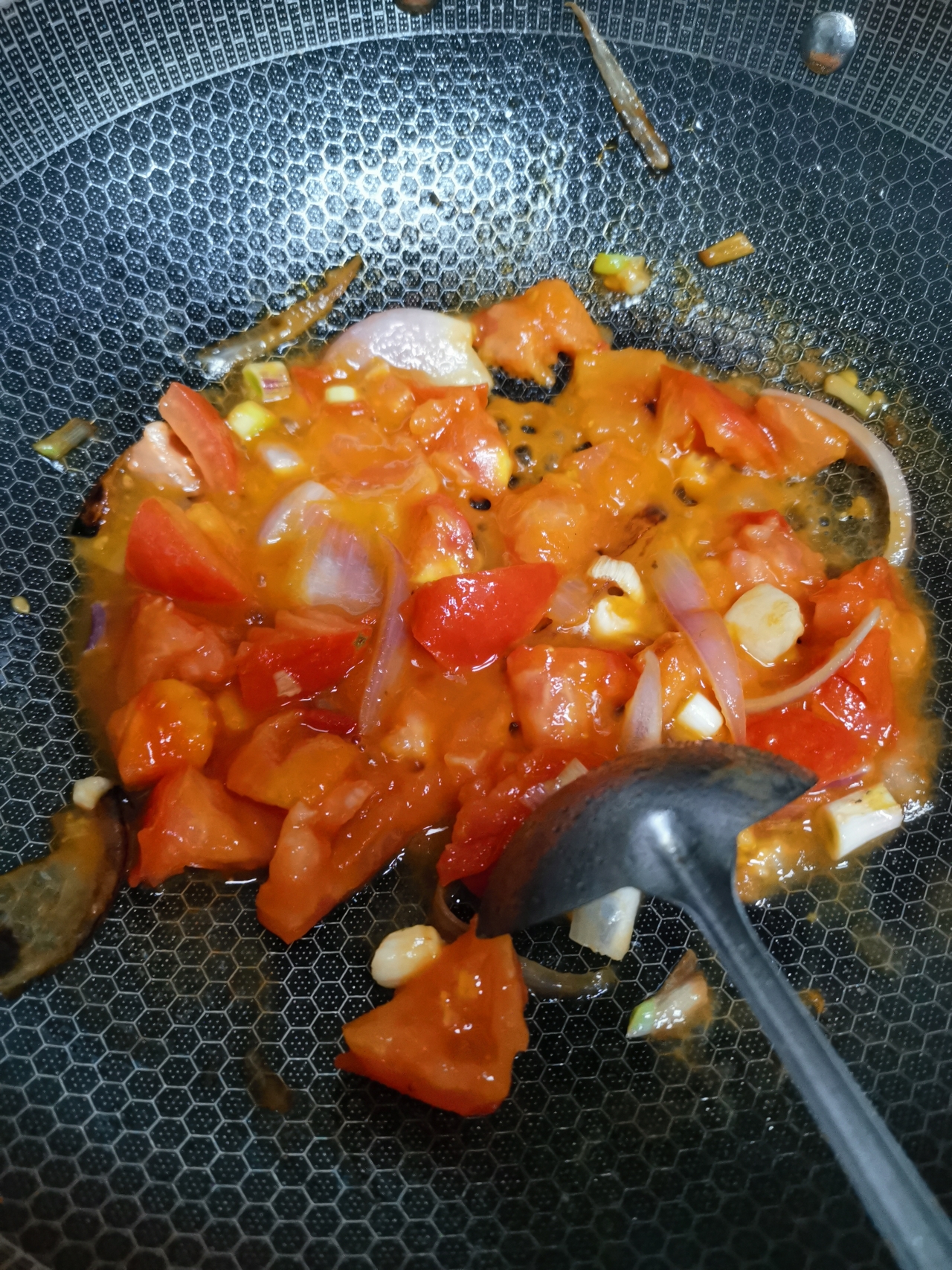 黄蘑菇菠菜番茄汤的做法 步骤5