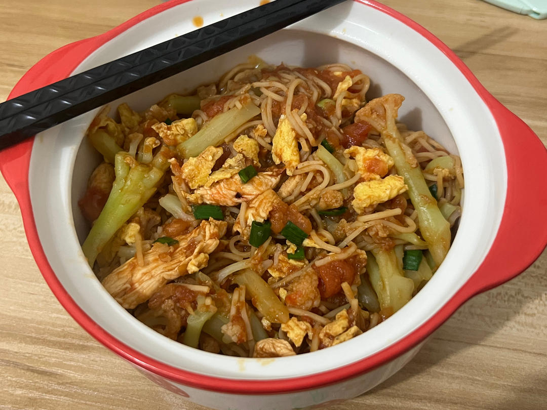 🔥懒人低脂酸汤番茄鸡蛋荞麦面🍲 仅300大卡减脂必备 好吃到哭~（减脂餐第32道）荞麦面的第1种花样做法