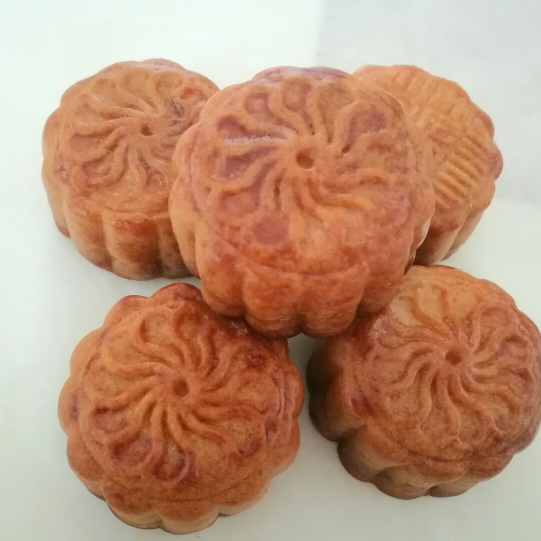 广式月饼－－蛋黄豆沙月饼