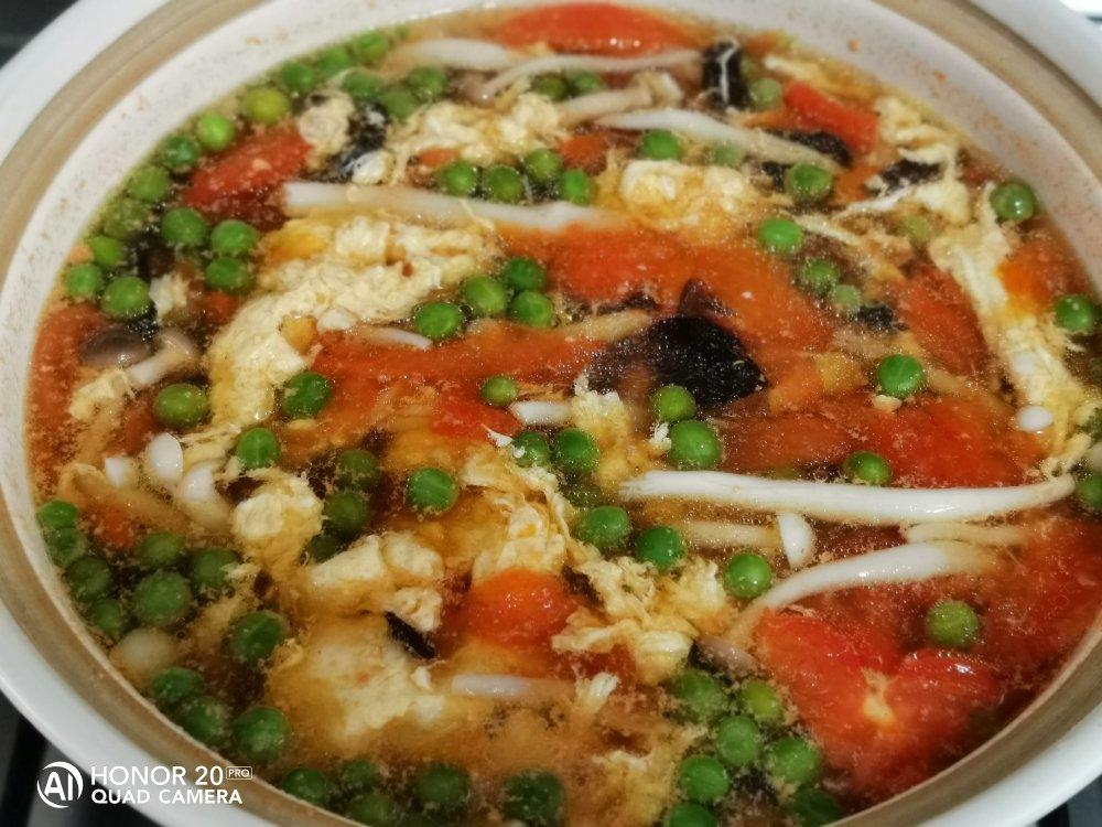 西红柿菌菇豆腐汤