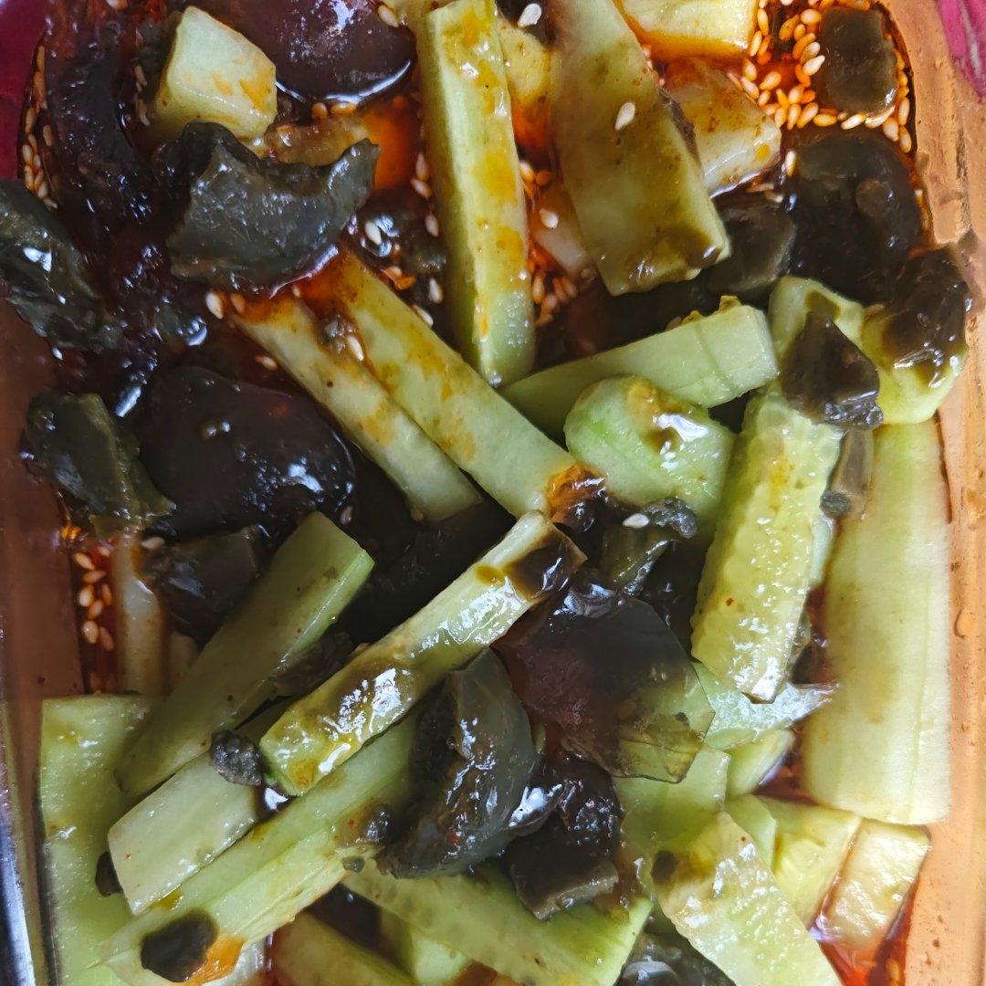夏日开胃小凉菜“皮蛋拌黄瓜🥒”开胃减脂