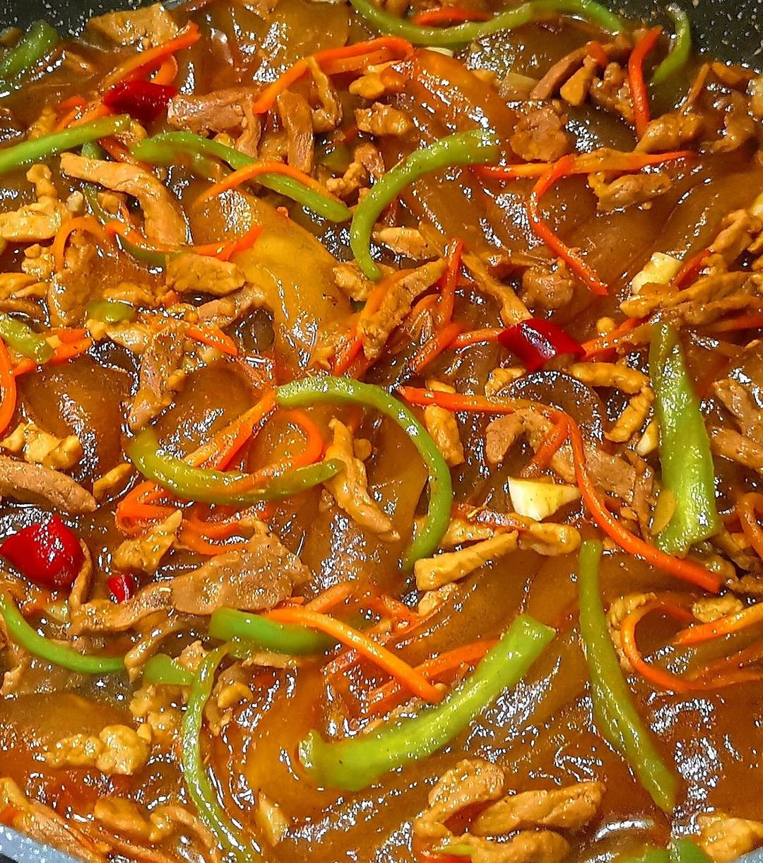 『荤』肉丝拉皮的做法