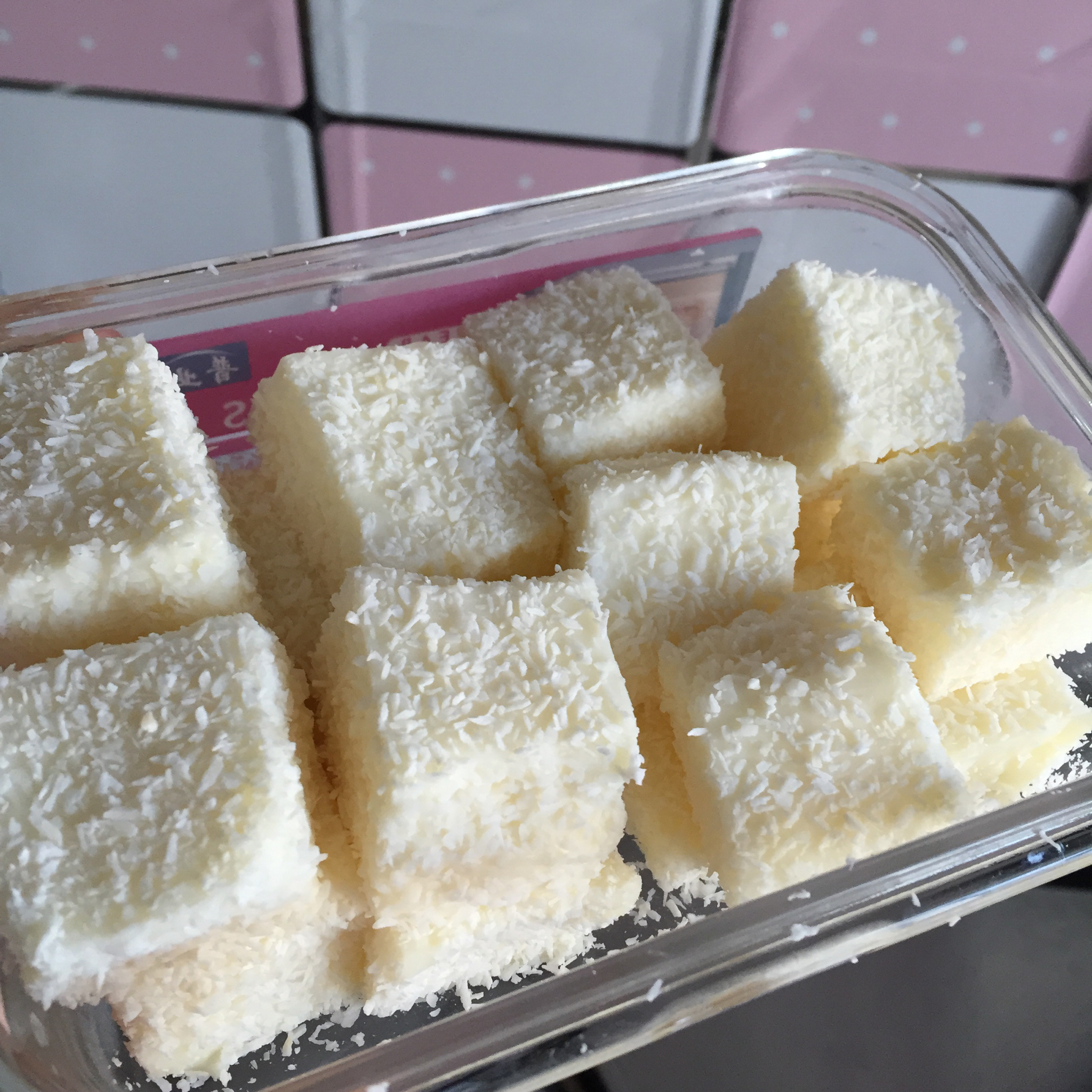 椰丝牛奶小方糕