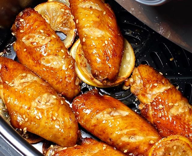 空气炸锅烤的鸡翅一口气吃了四个的做法