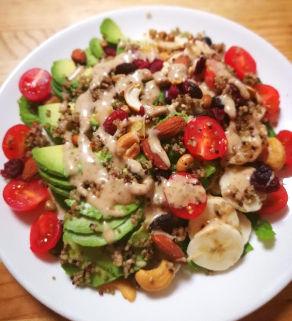 三色藜麦果蔬色拉