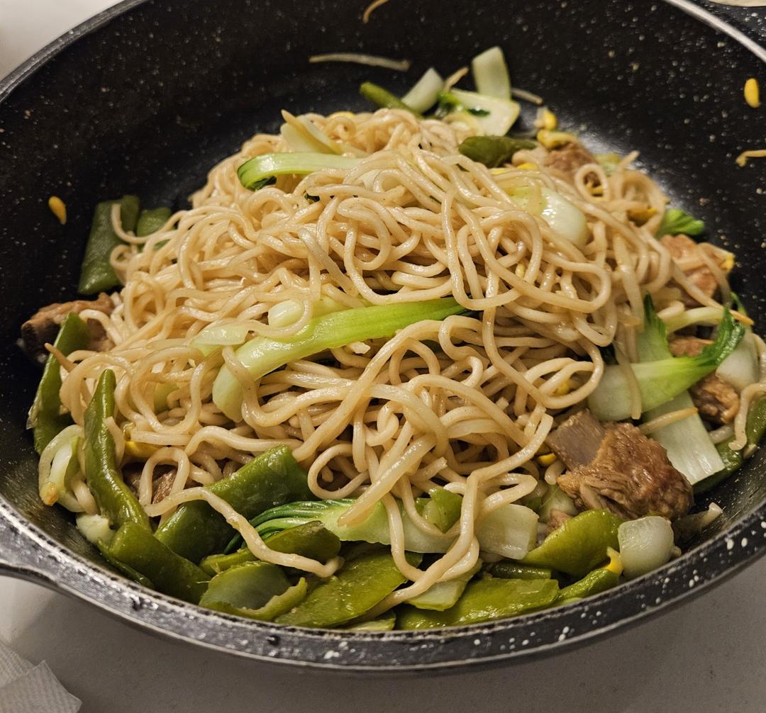 曼食慢语丨排骨豆角焖面