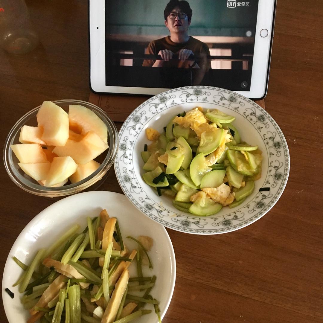 西葫芦炒蛋