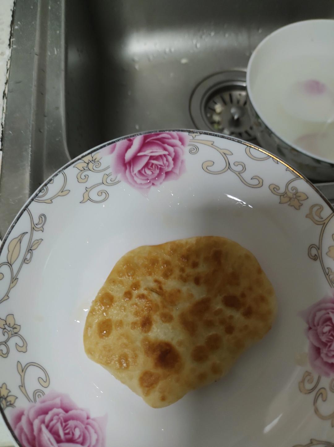 烫面小糖饼 柔软劲道 凉了也不硬 做法简单一看就会 附细节视频详解