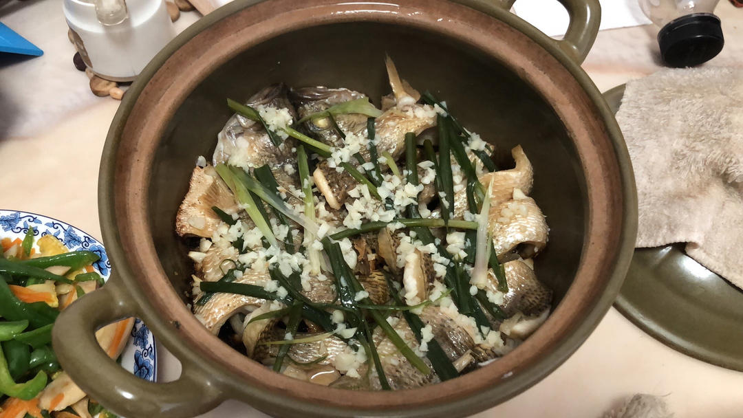 葱香焗鲈鱼