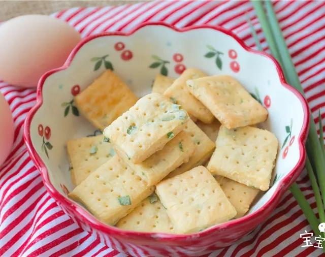 宝宝葱油饼干  宝宝辅食天天学