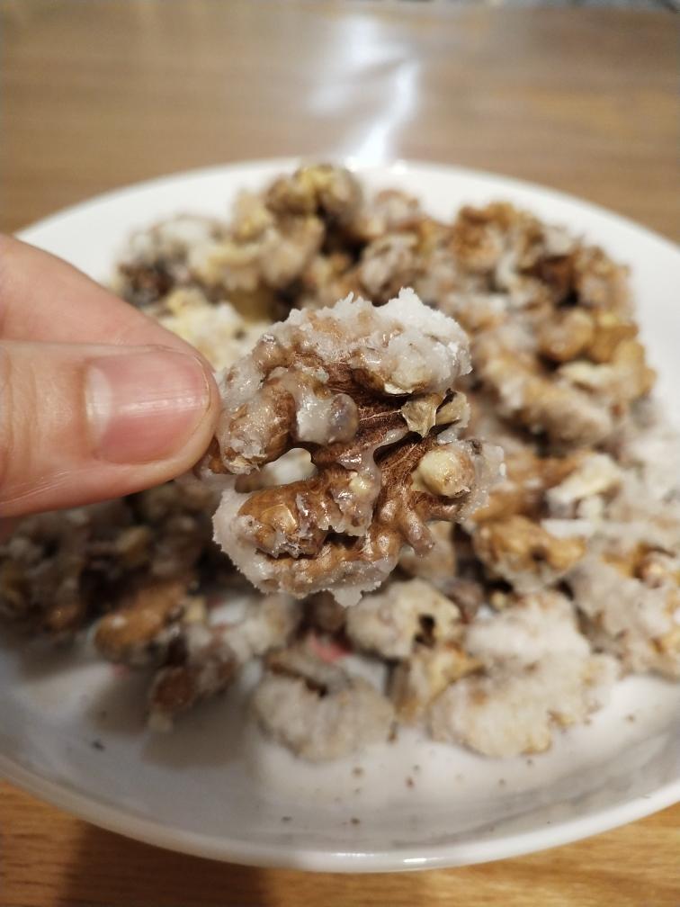 糖霜核桃的做法