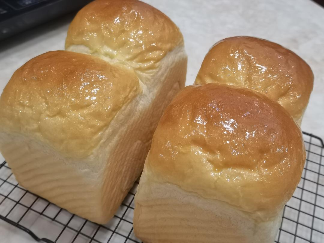 这手套膜，牛乳生吐司