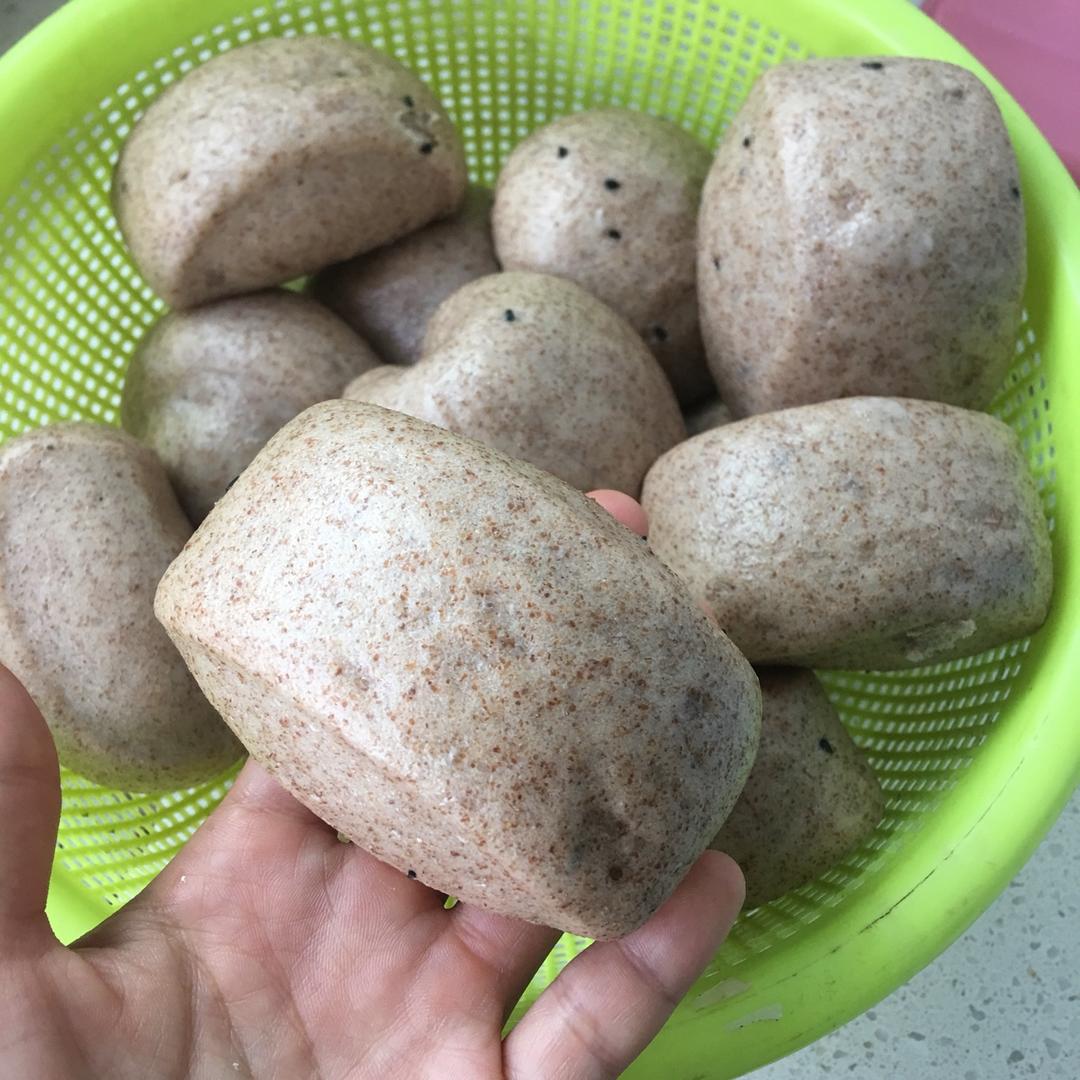 黑麦馒头