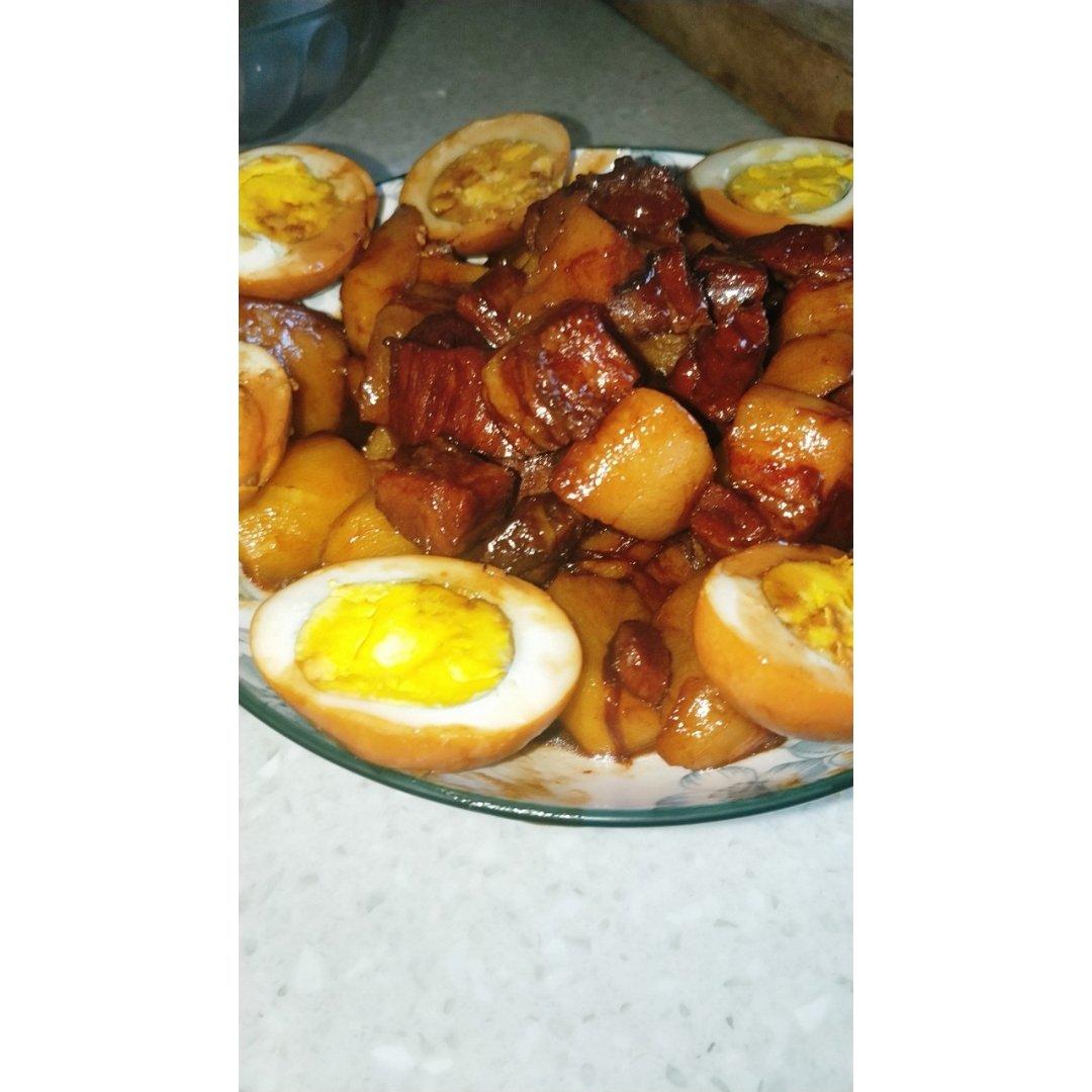 加了鹌鹑蛋后，这盘红烧肉，美味的逆天啦——鹌鹑蛋烧肉（孔瑶食谱）